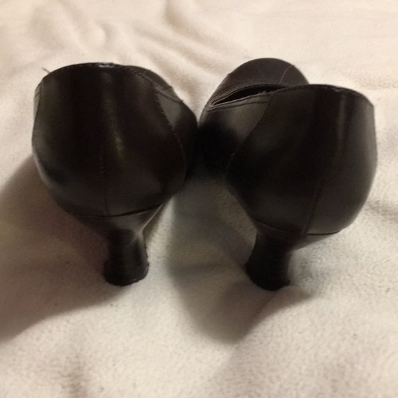 Mudd dark brown closed toe heel - Picture 4 of 4